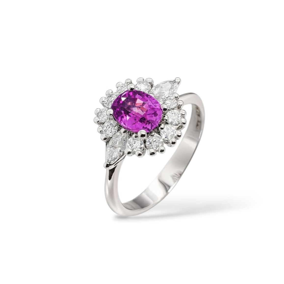 Anello in Oro Bianco con Zaffiro Rosa ovale e Diamanti Naturali taglio Navette e taglio Brillante - FIDELA