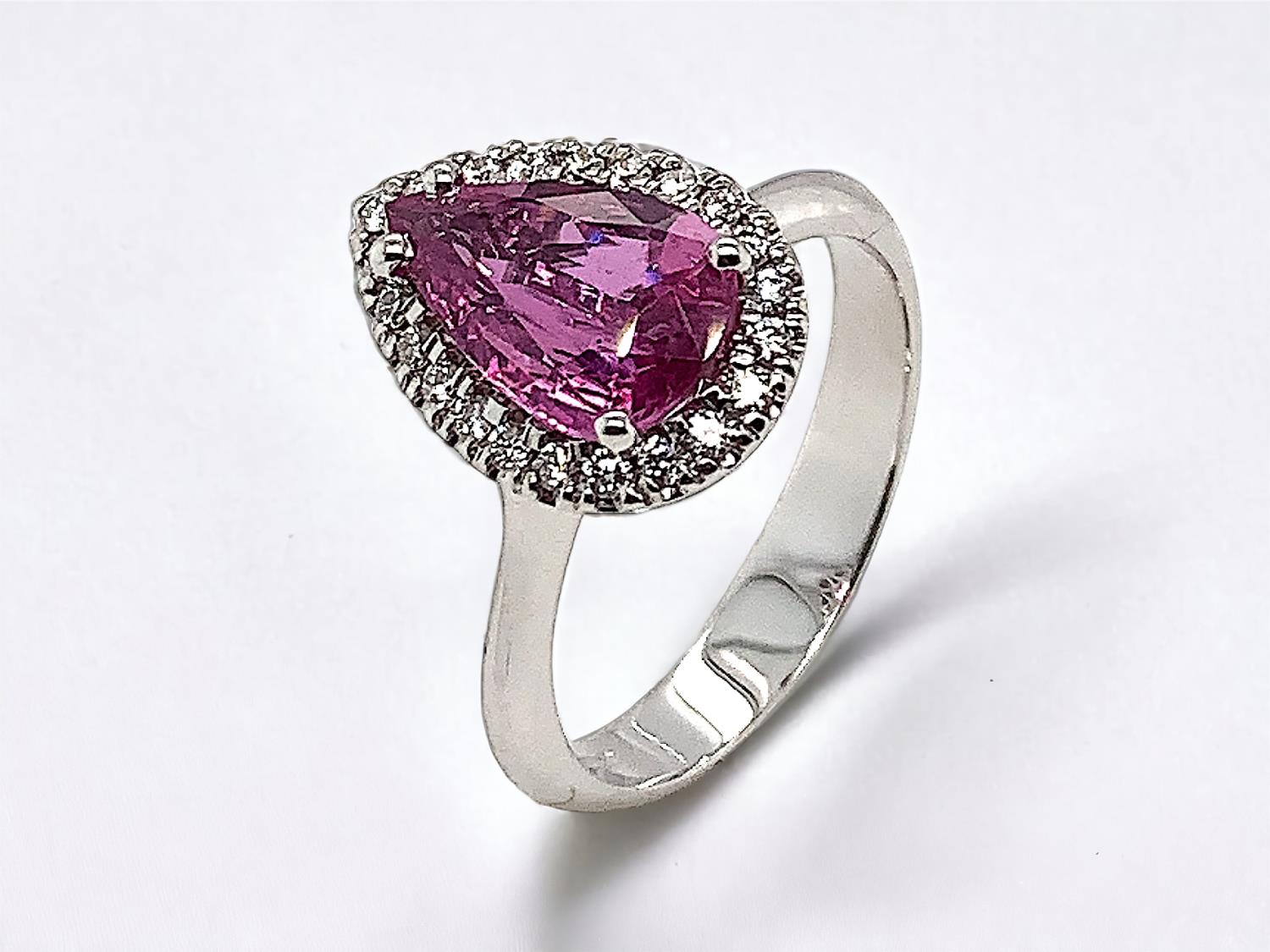 Anello in Oro Bianco con Zaffiro Rosa taglio goccia e Diamanti naturali Mis. 14 - BARTOCCINI C