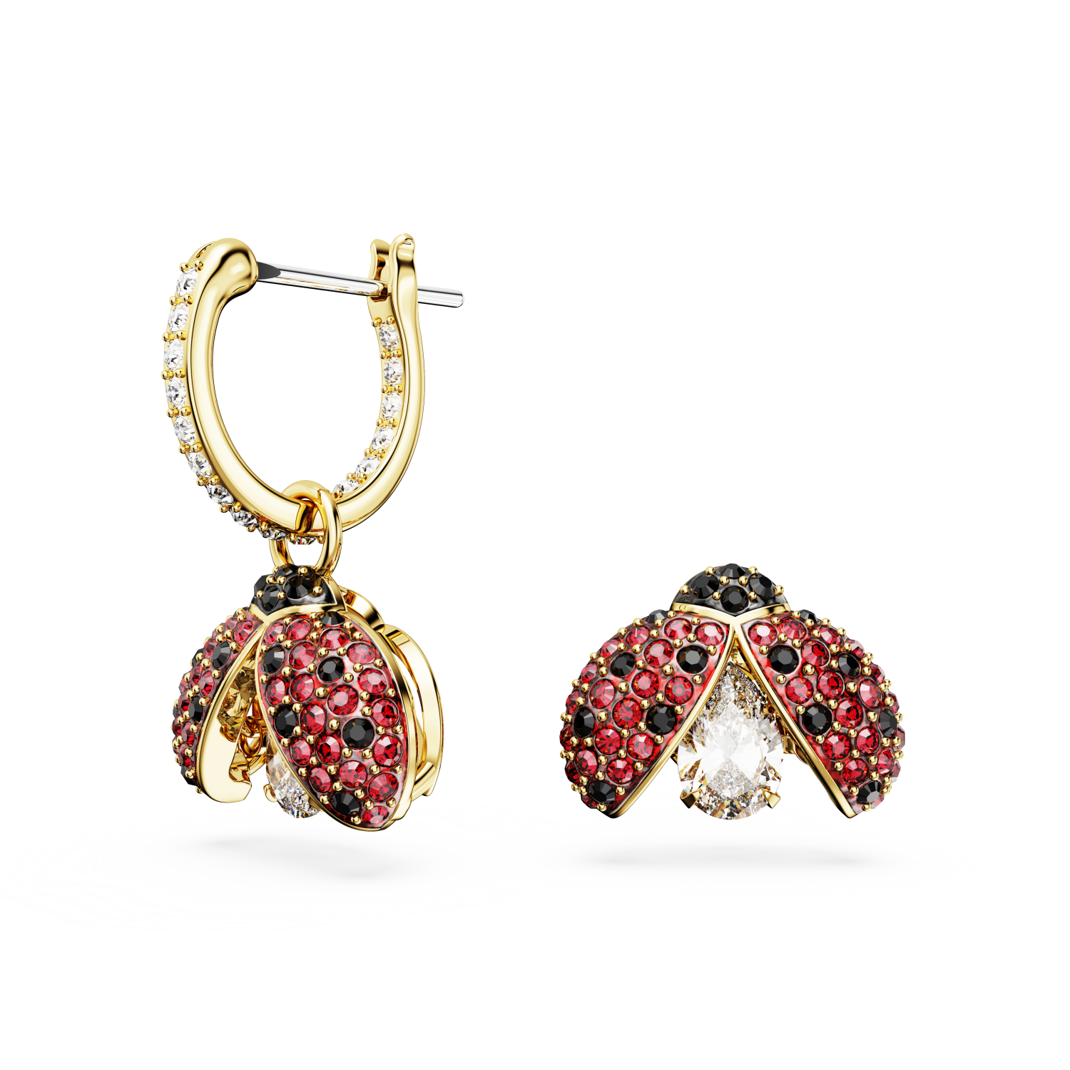 Swarovski - Orecchini pendenti Idyllia, Design asimmetrico, Coccinella, Rossi, Placcato color oro Ref. 5666131 - SWAROVSKI